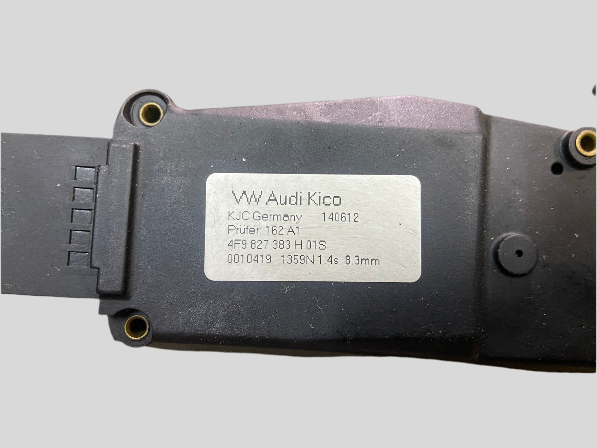 Zámek 5-dveří s motorkem Škoda / AUDI 4F9827383G