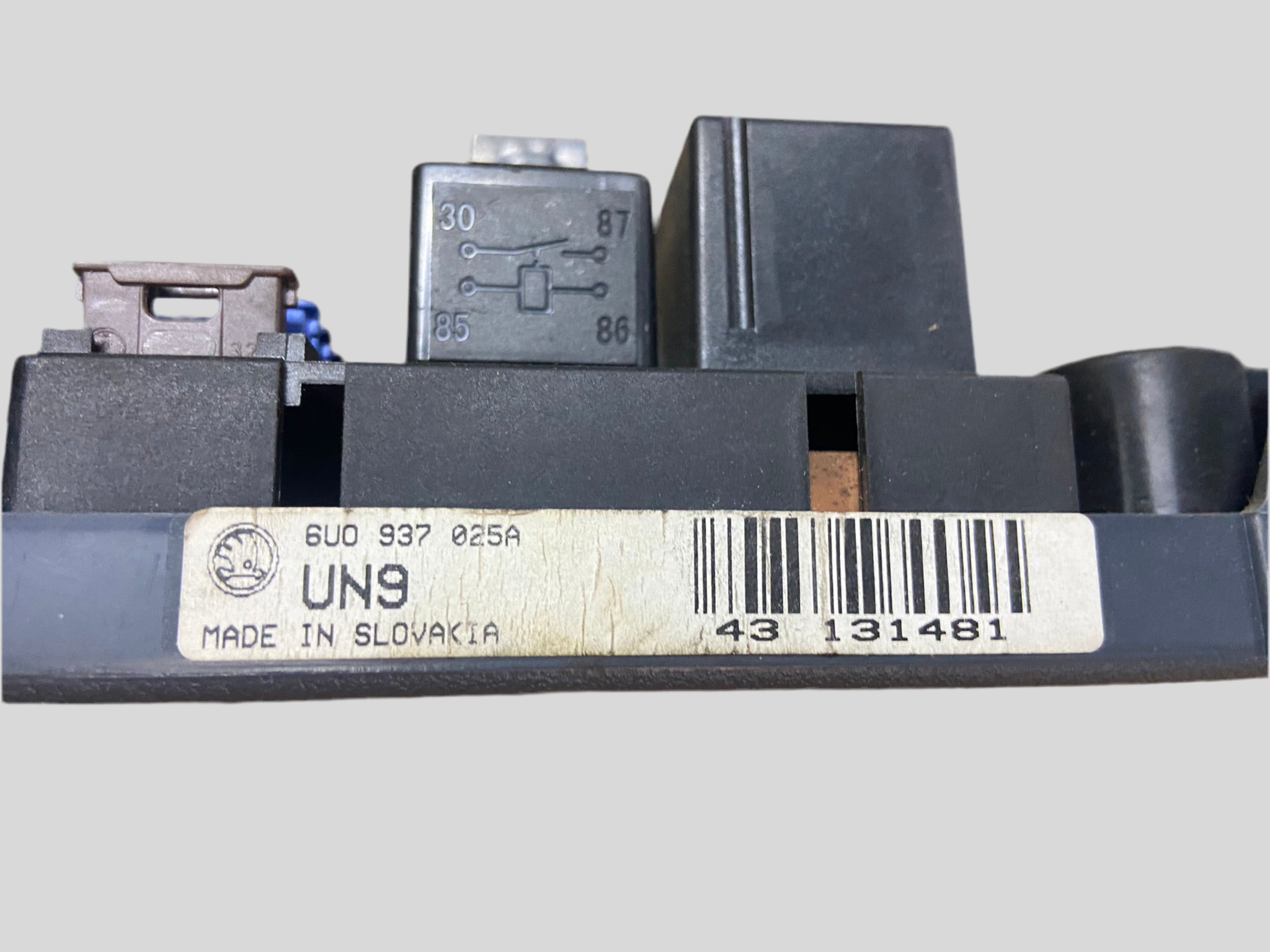 Pojistkový blok 6U0937025A Škoda Felicia