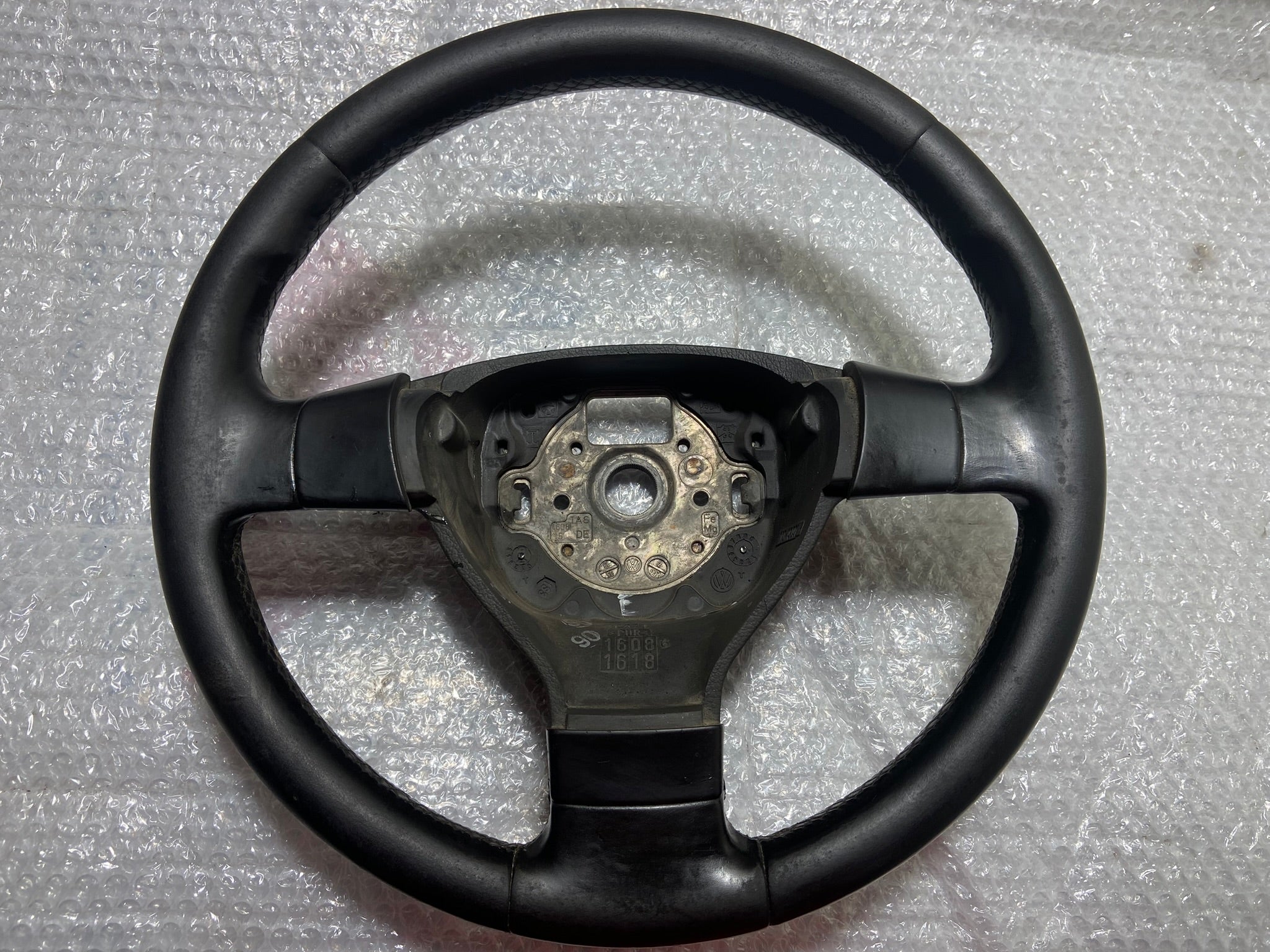 Tříramenný kožený volant VW Touran Passat B6 3C