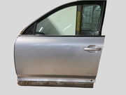 Levé přední dveře VW Touareg 7L stříbrné