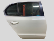 Pravé zadní dveře Škoda Superb 2 liftback bílé 1026