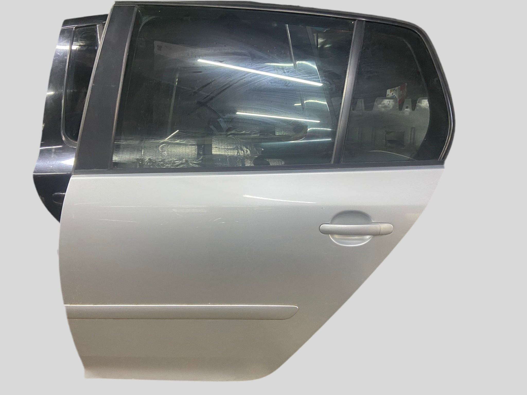 Zadní dveře levé VW GOLF V MK5 stříbrná LA7W