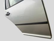 Pravé zadní dveře VW Golf IV MK4 kombi stříbrné