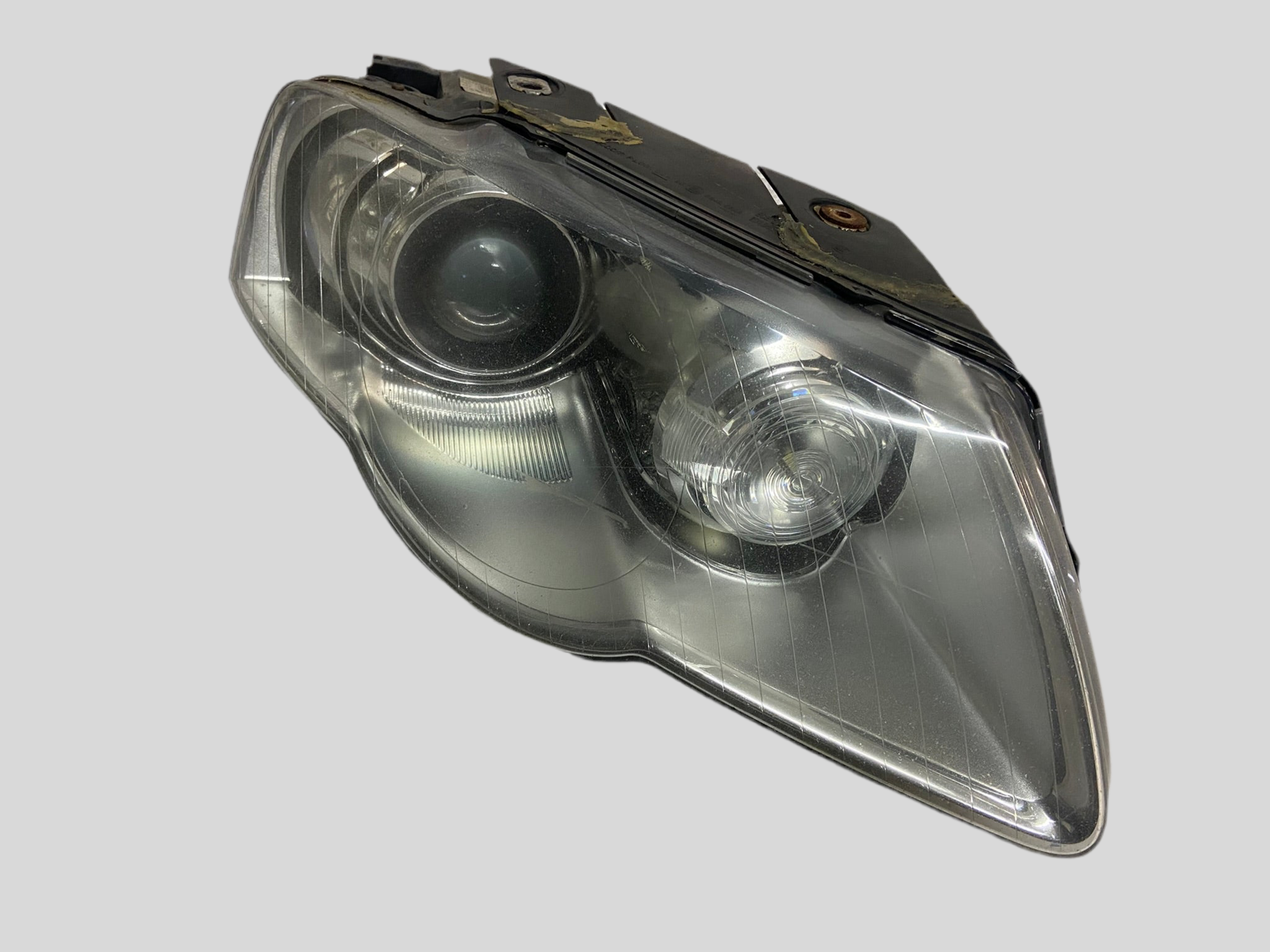 Pravý přední xenon VW Passat B6 3C 3C0941752K
