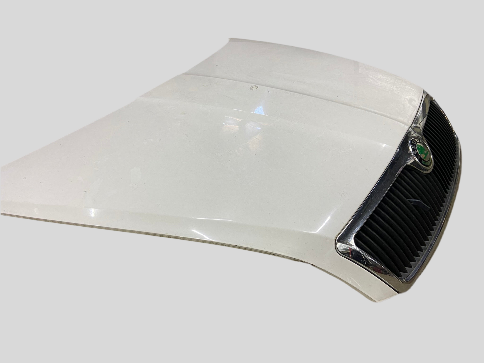 Přední kapota Škoda Octavia II 2 bílá 1026