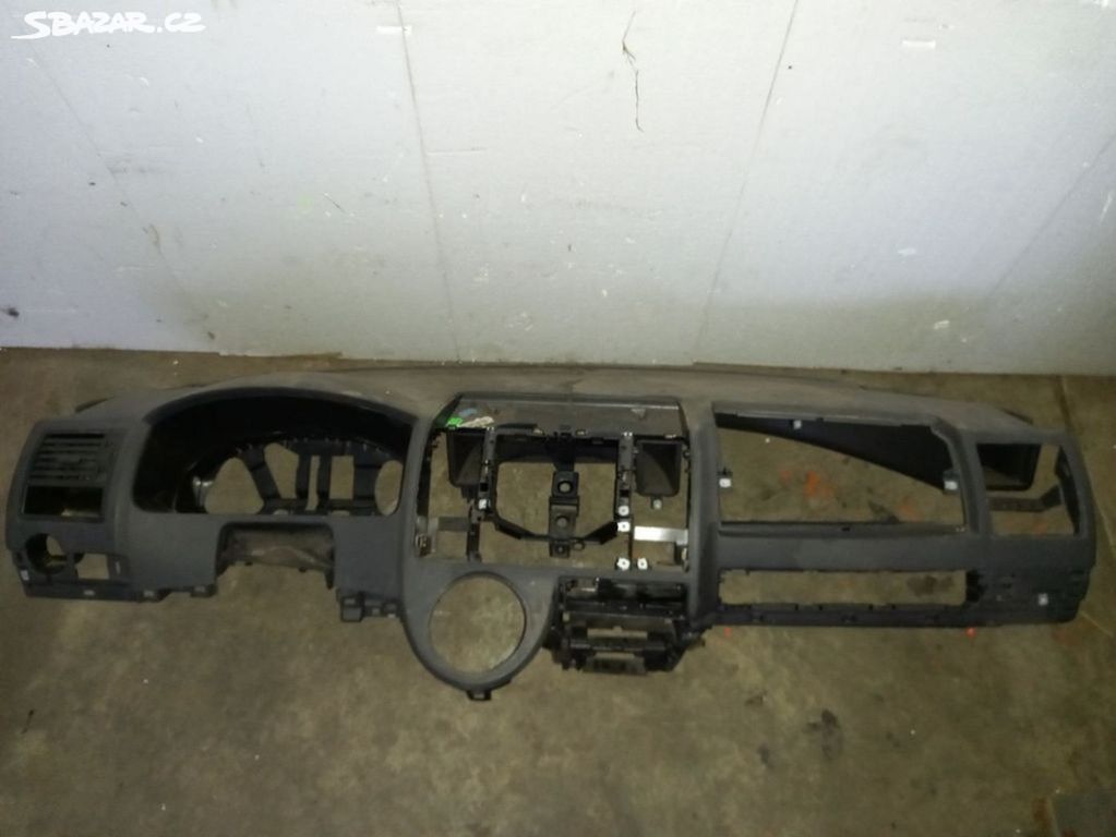 Palubní deska VW Transporter T5