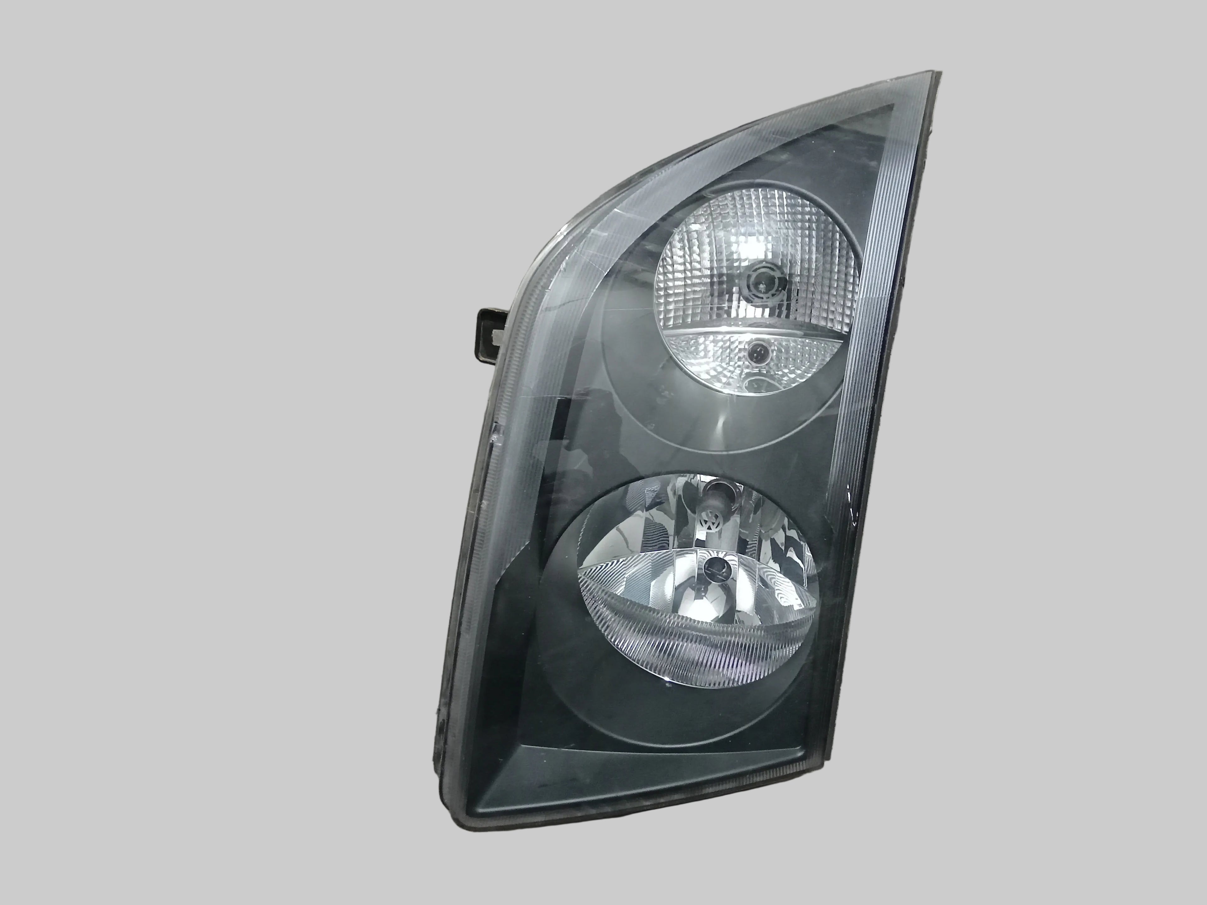 Levé přední světlo VW Crafter r.v. 2006 - 2016