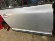 Pravé přední dveře VW Touareg 7L stříbrné