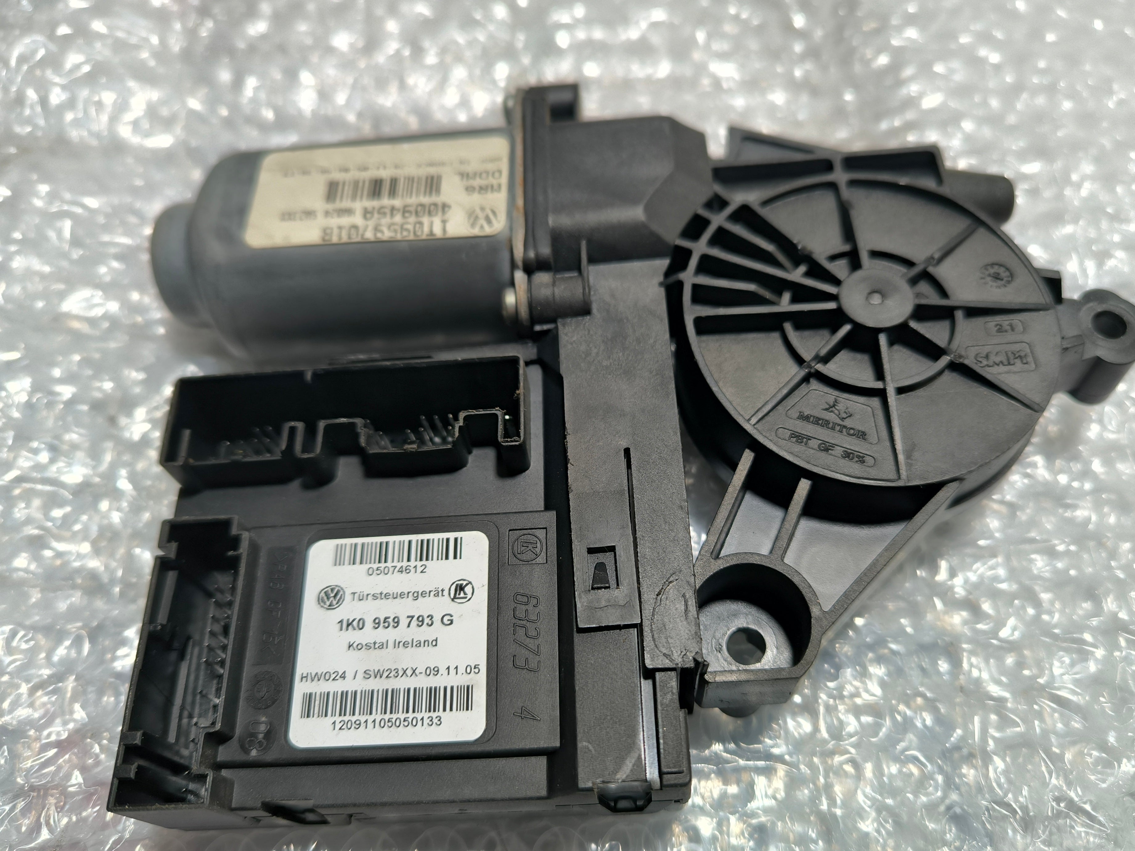 Motor stahování oken 1K0959793G / 1T0959701B