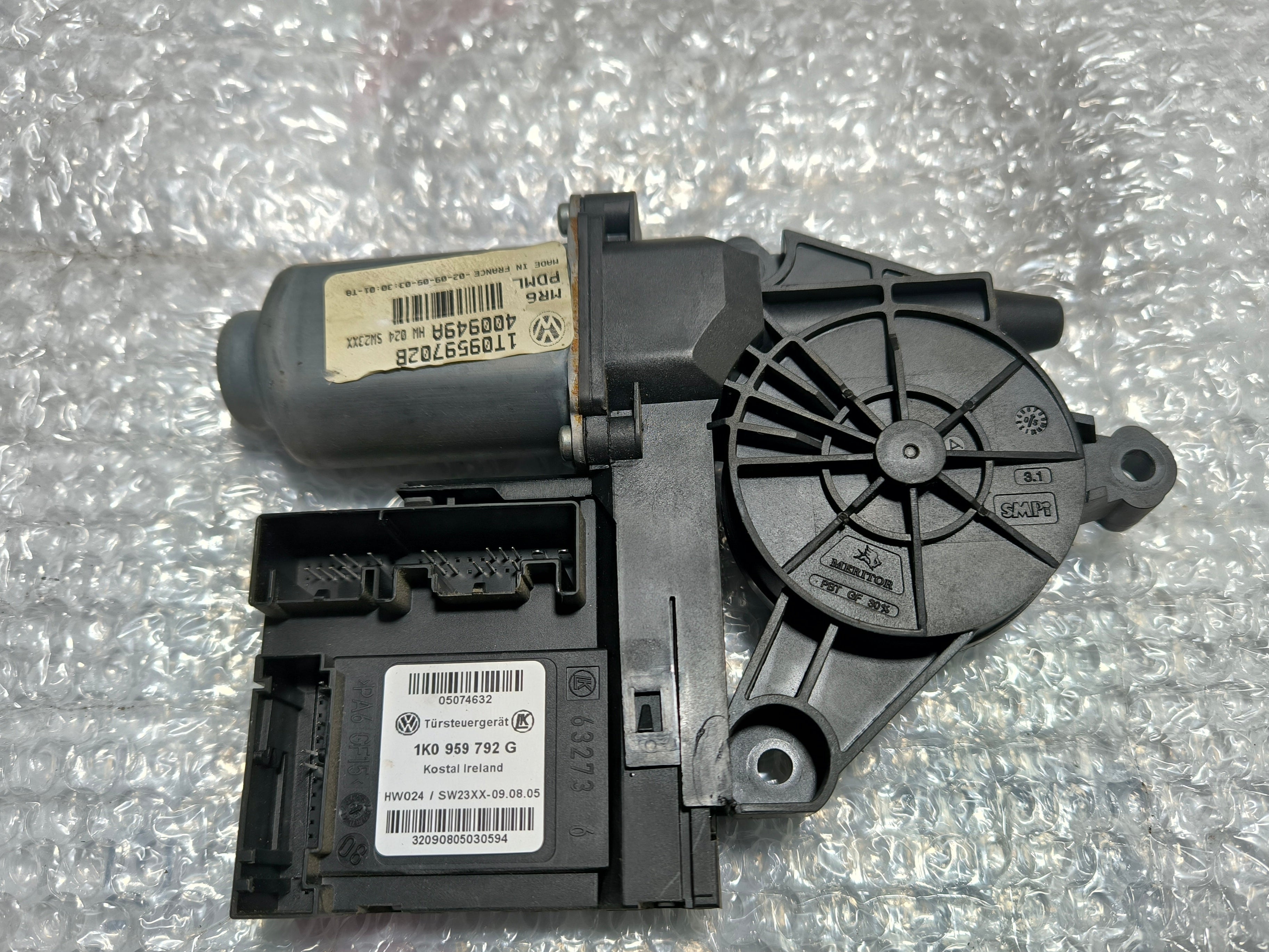 Motor stahování oken 1K0959792G / 1T0959702B
