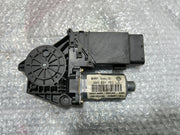 Motor stahování okna skla Volkswagen Passat B5.5 3B4837751