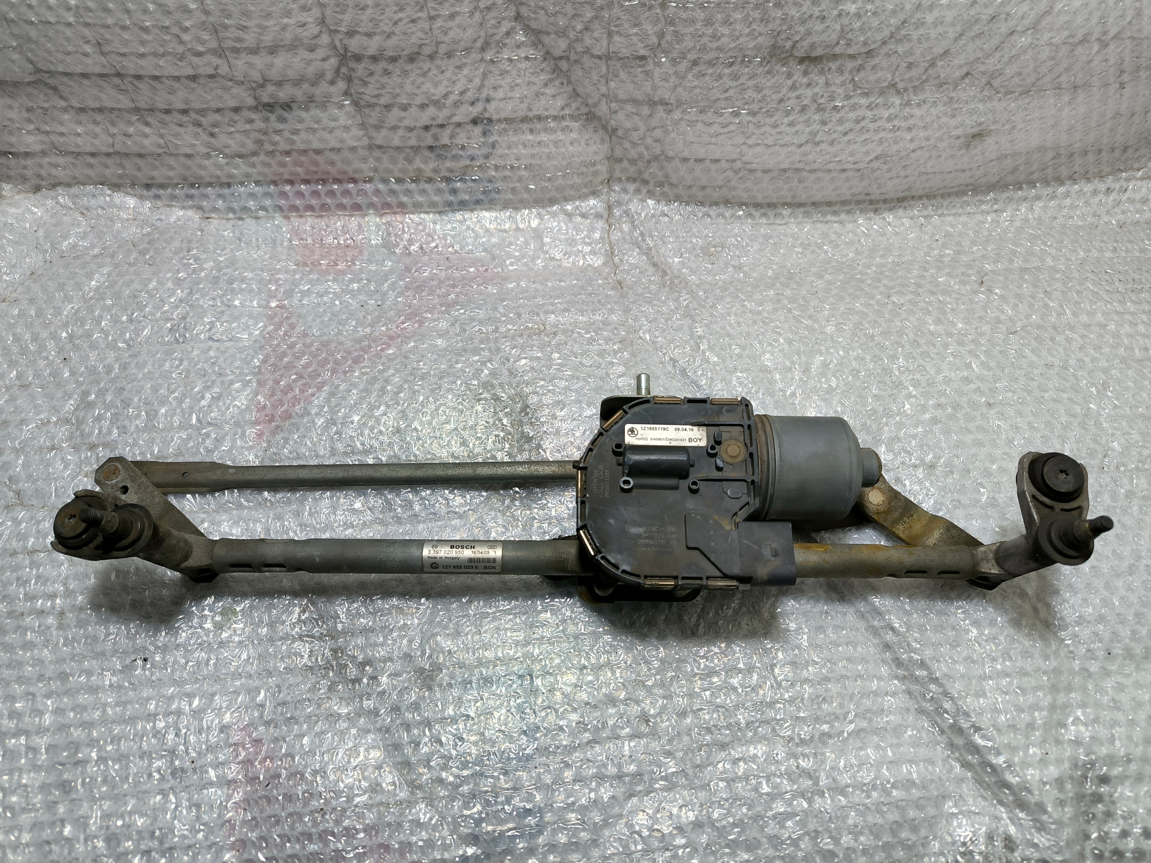 Motorek předních stěračů 1Z1955023E / 1Z1955119C