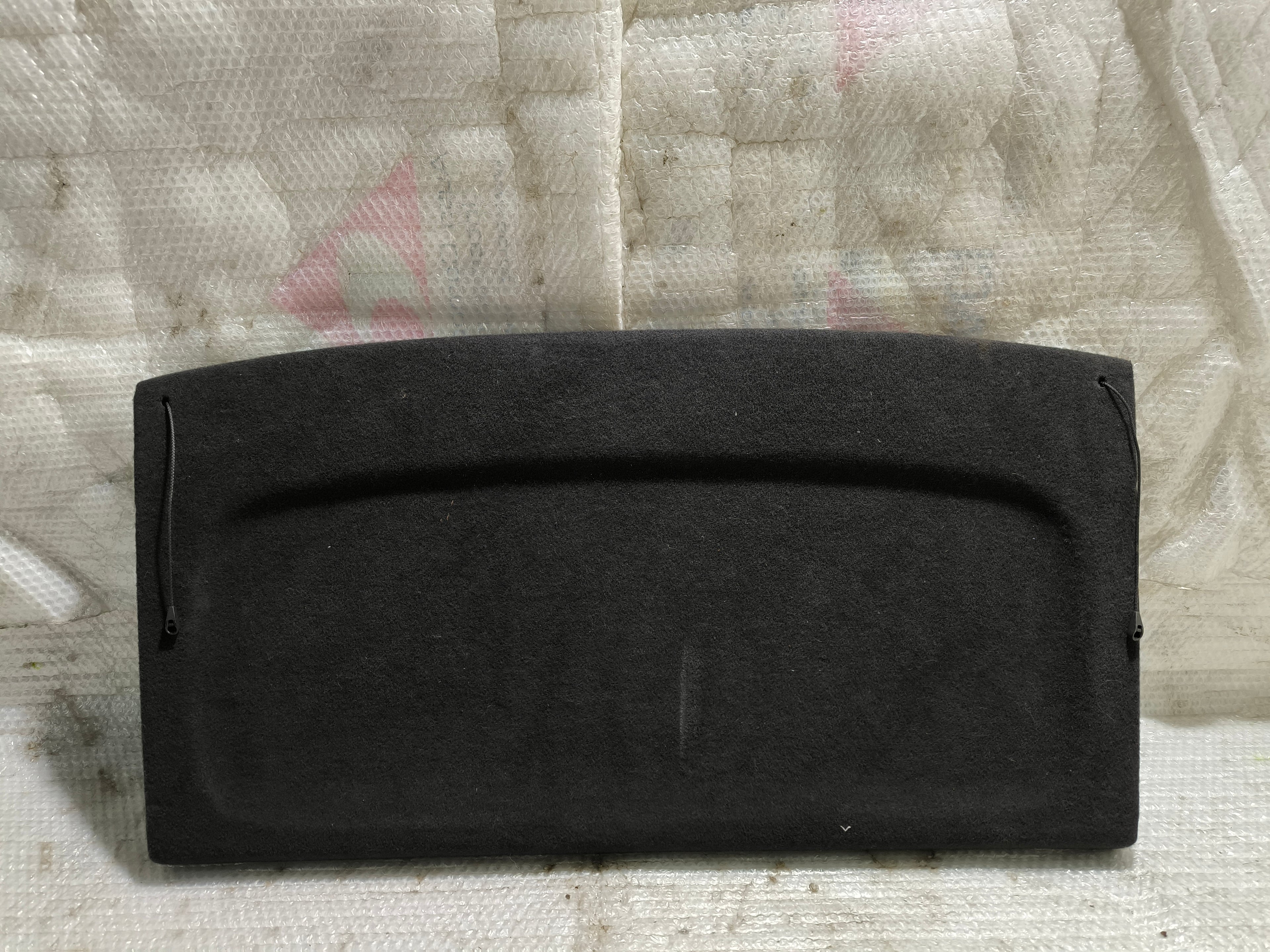 VW Golf IV PLATO DO KUFRU 1J6867769B