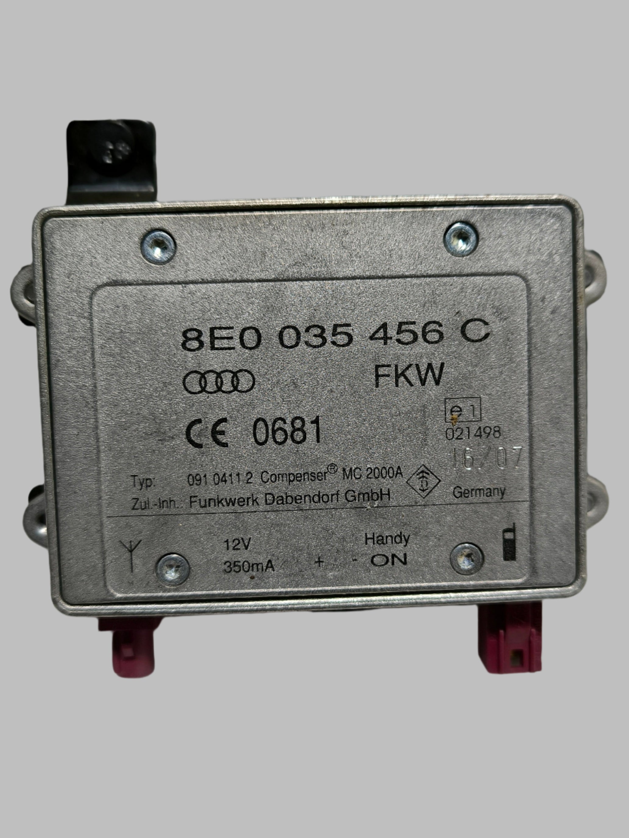 Zesilovač antény Audi A4 B7 A6 C6 4F 8E0035456C