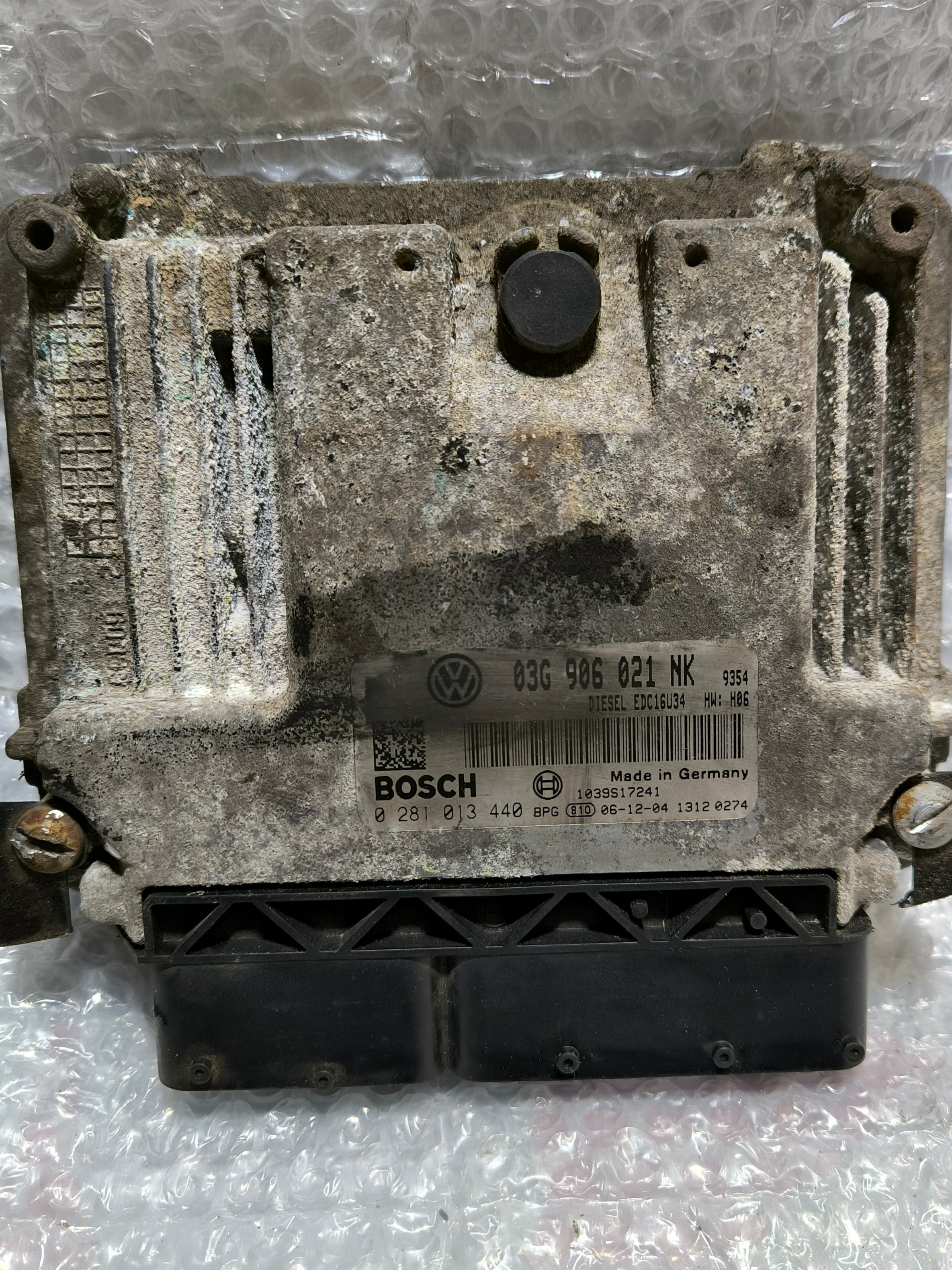 Řídící jednotka motoru VW Passat B6 BMP 03G906021NK