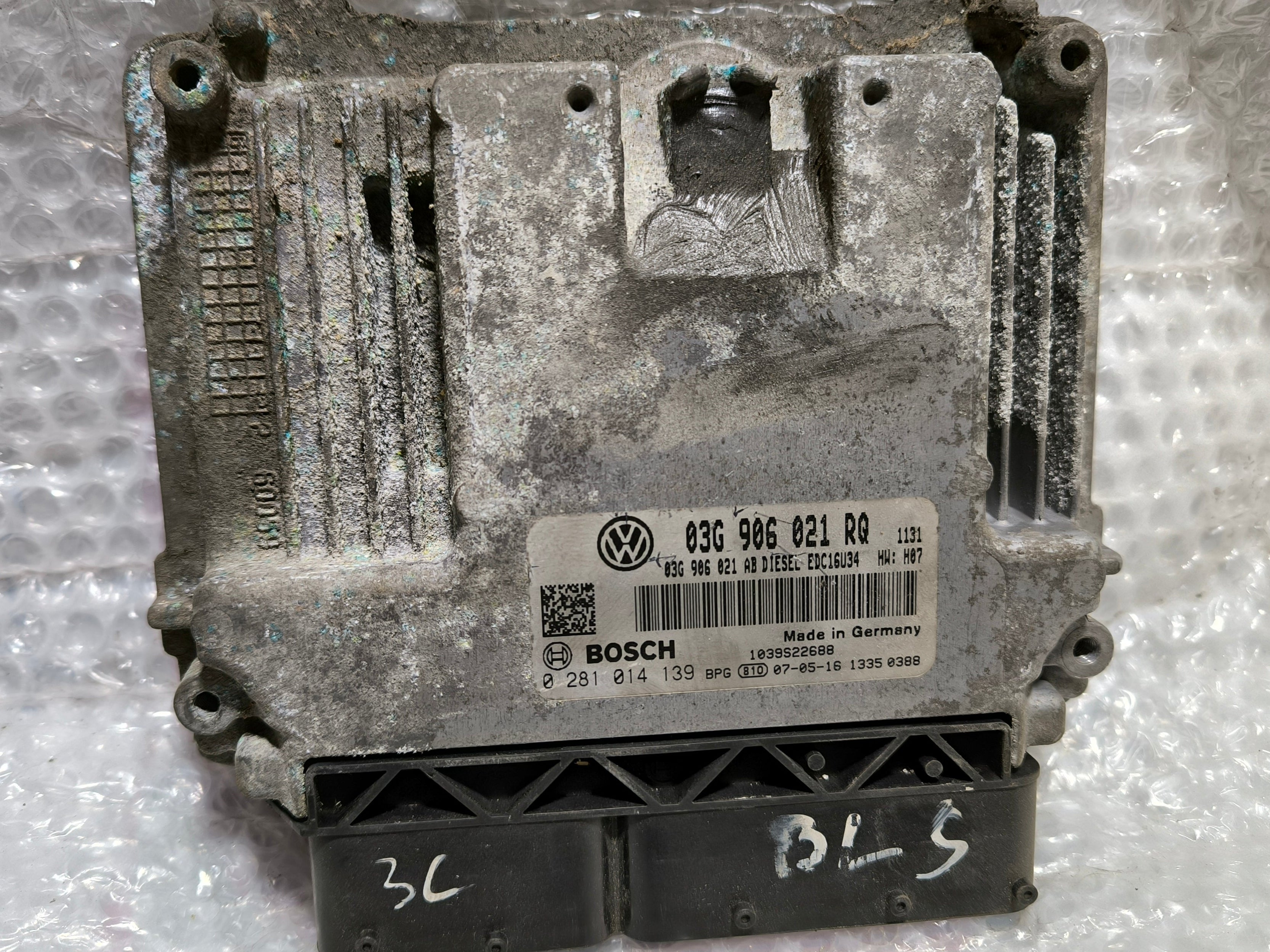 Řídící jednotka motoru VOLKSWAGEN PASSAT BLS 03G906021RQ