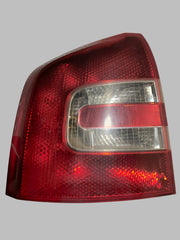 ŠKODA Octavia 2, levé zadní světlo