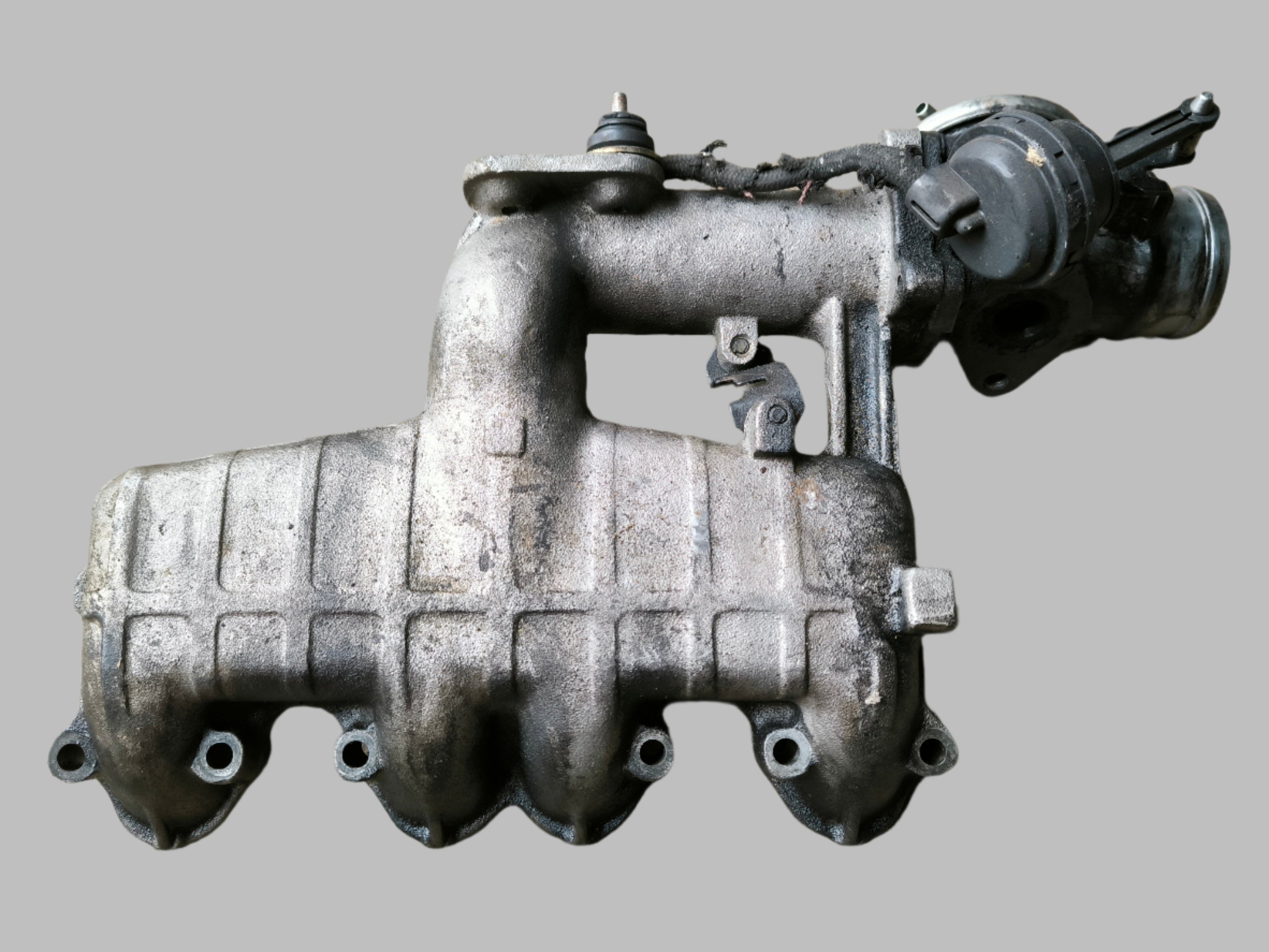 Sací potrubí 1.9TDI 038129713J VW SEAT AUDI