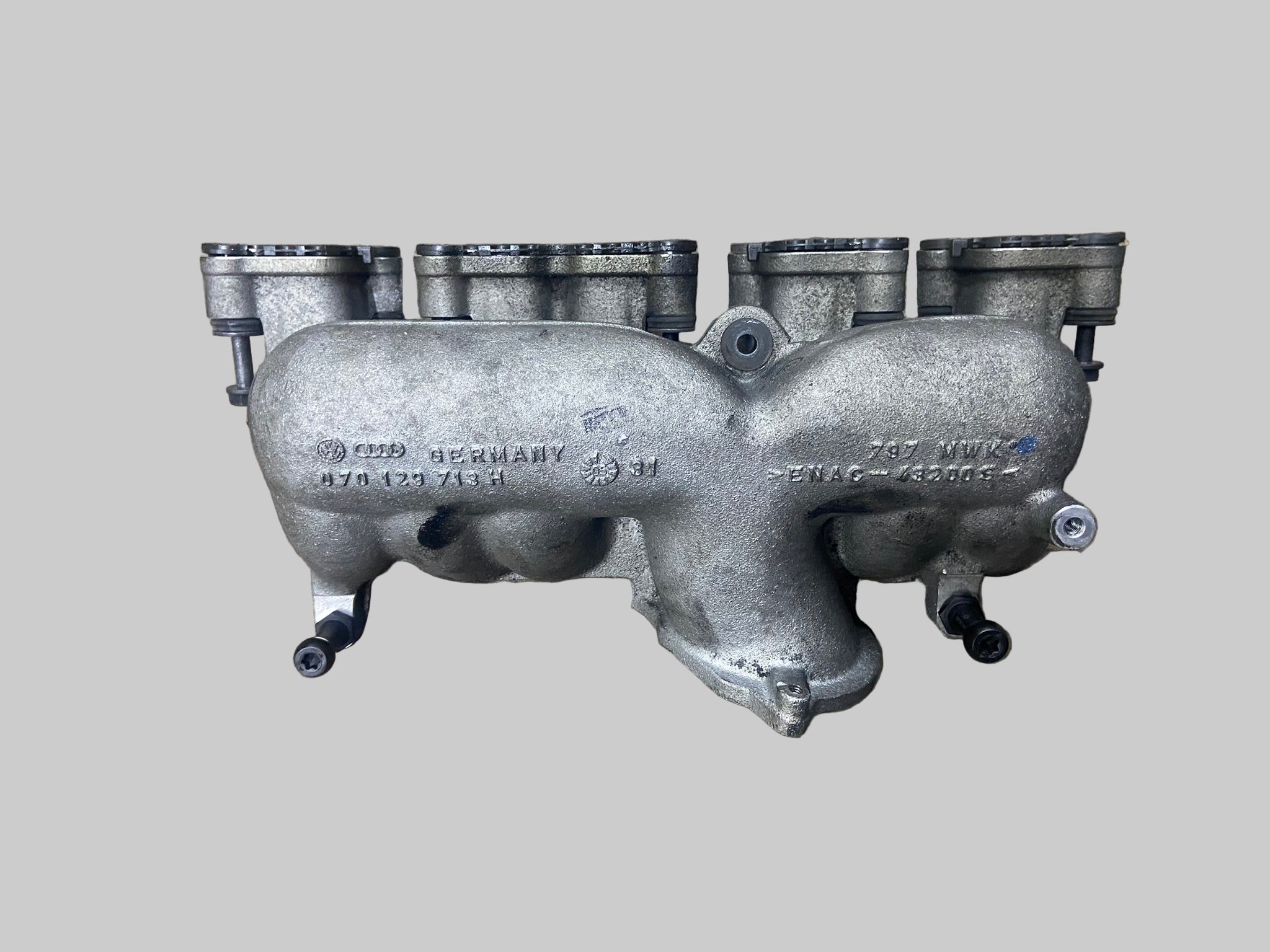 Sání vzduchu 070129713H VW Touareg 2.5 TDI