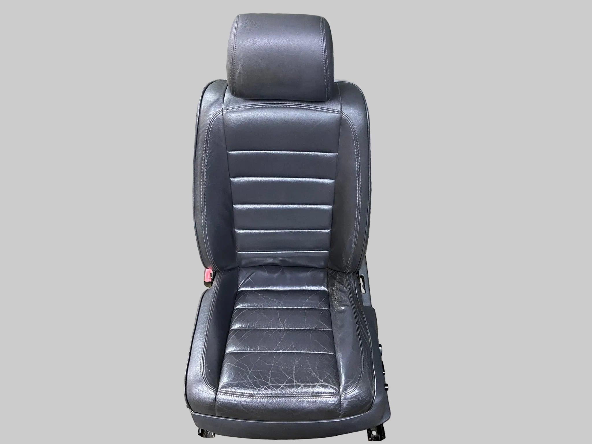 Sedačka řidiče VW Touareg 7L černá kůže