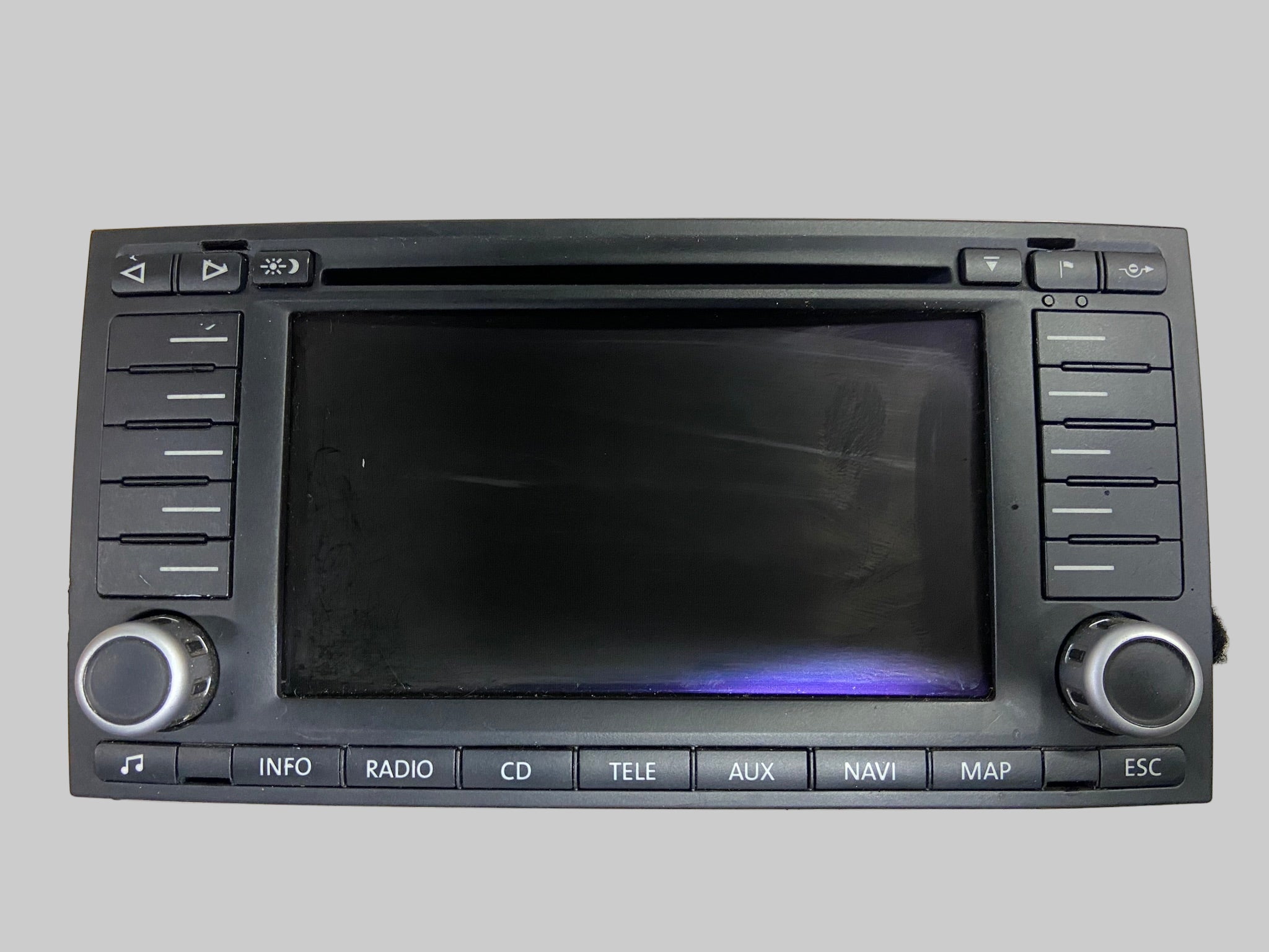 VW TOUAREG 7L RÁDIO / NAVI s CD