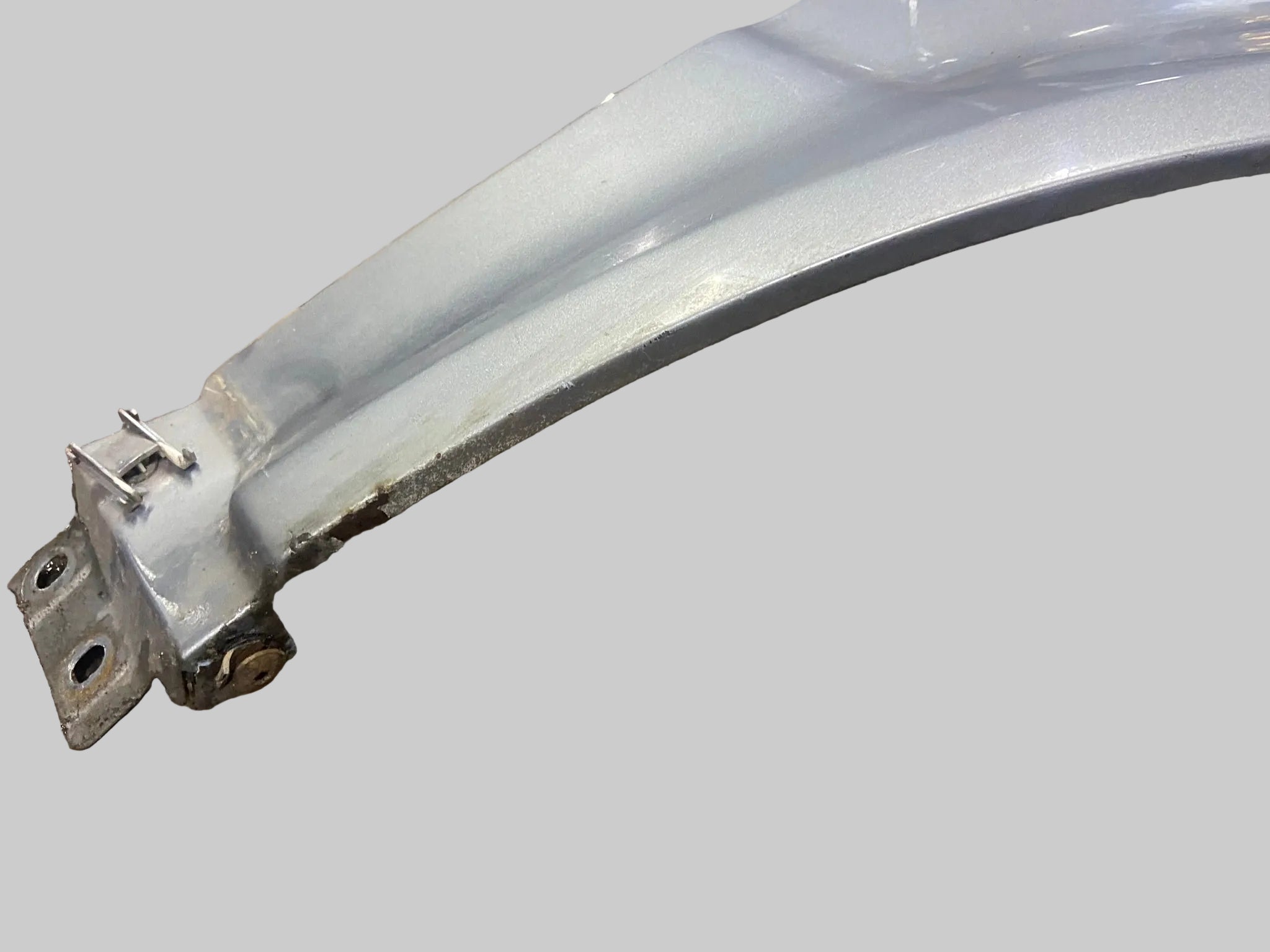 Pravý přední blatník VW Passat B 5,5 bez koroze