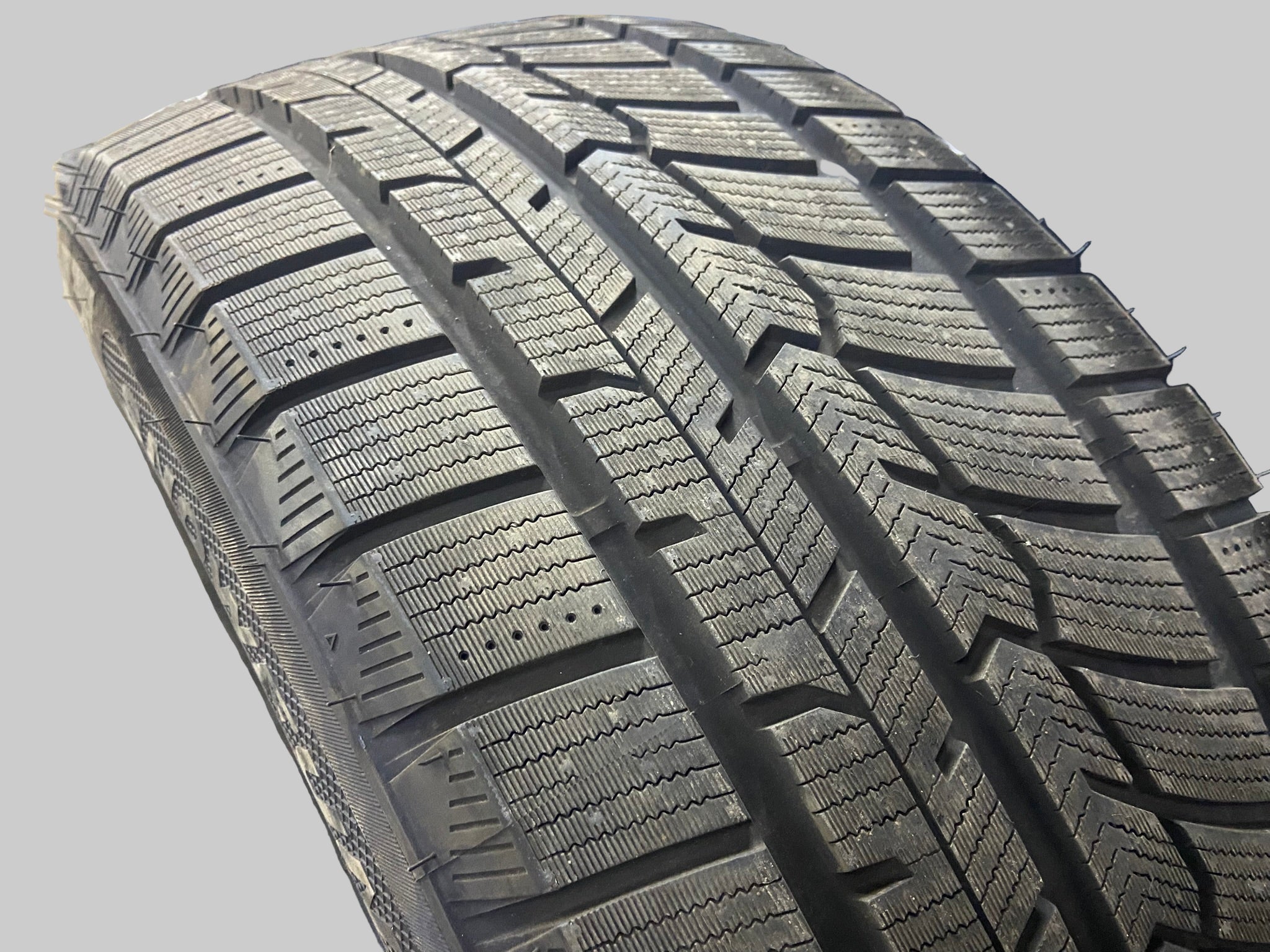 Zimní pneu 255/55/R19 FORTUNE SNOWFUN