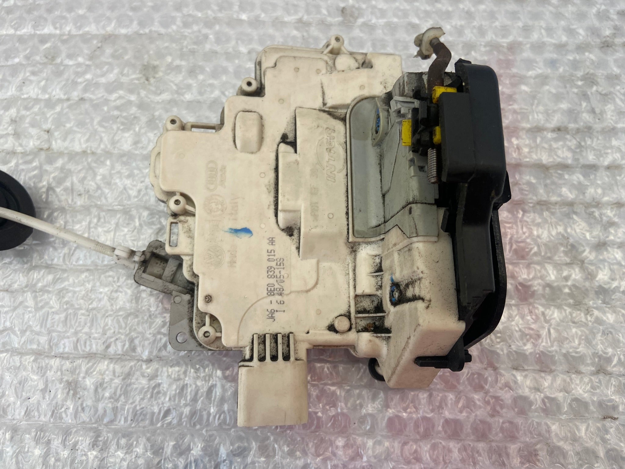 Zámek LEVÝ ZADNÍ AUDI A4 SEAT EXEO 8E0839015AA