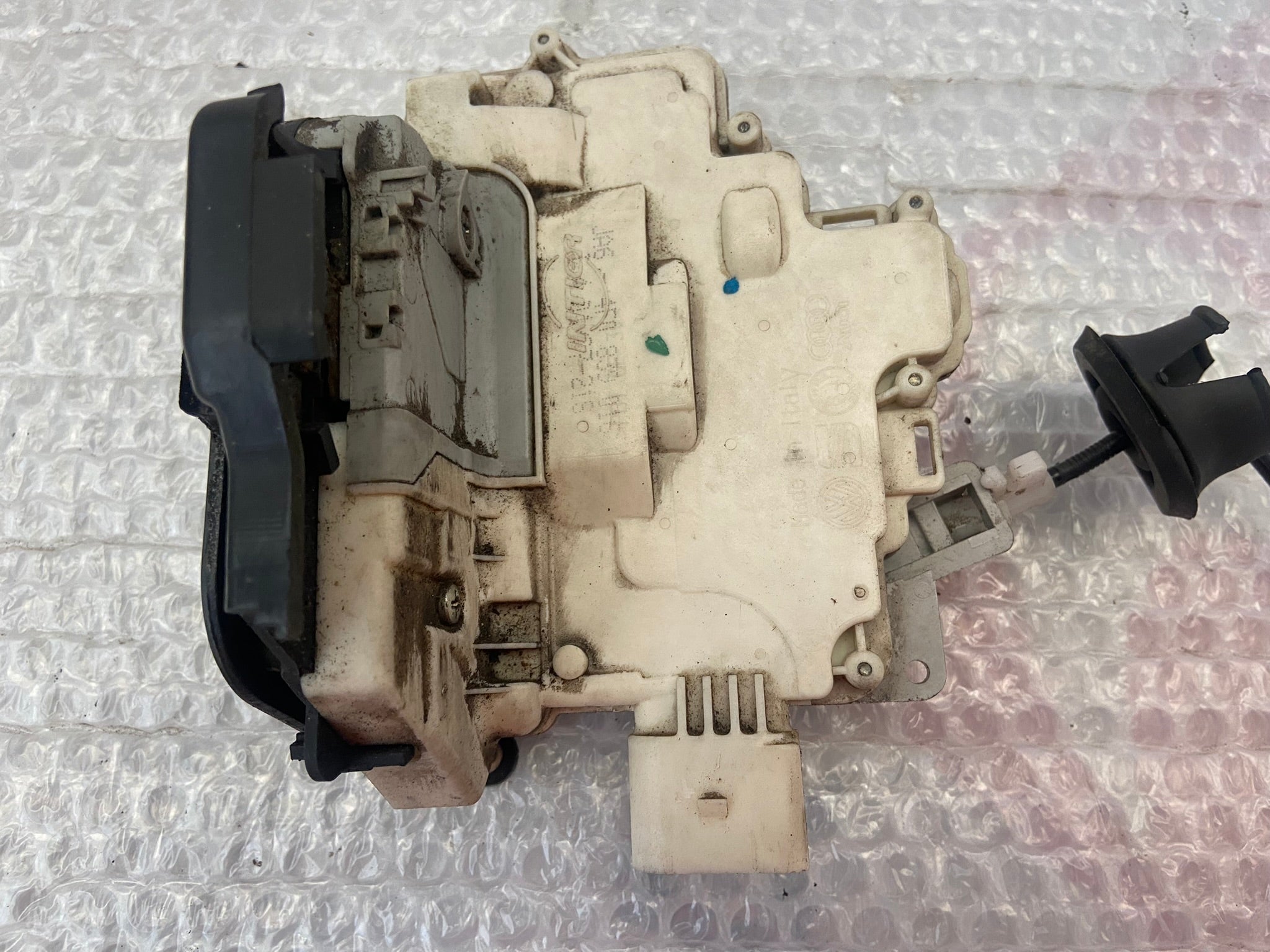 Zámek dveří zadní pravý 4F0839016 Audi A6 4F C6
