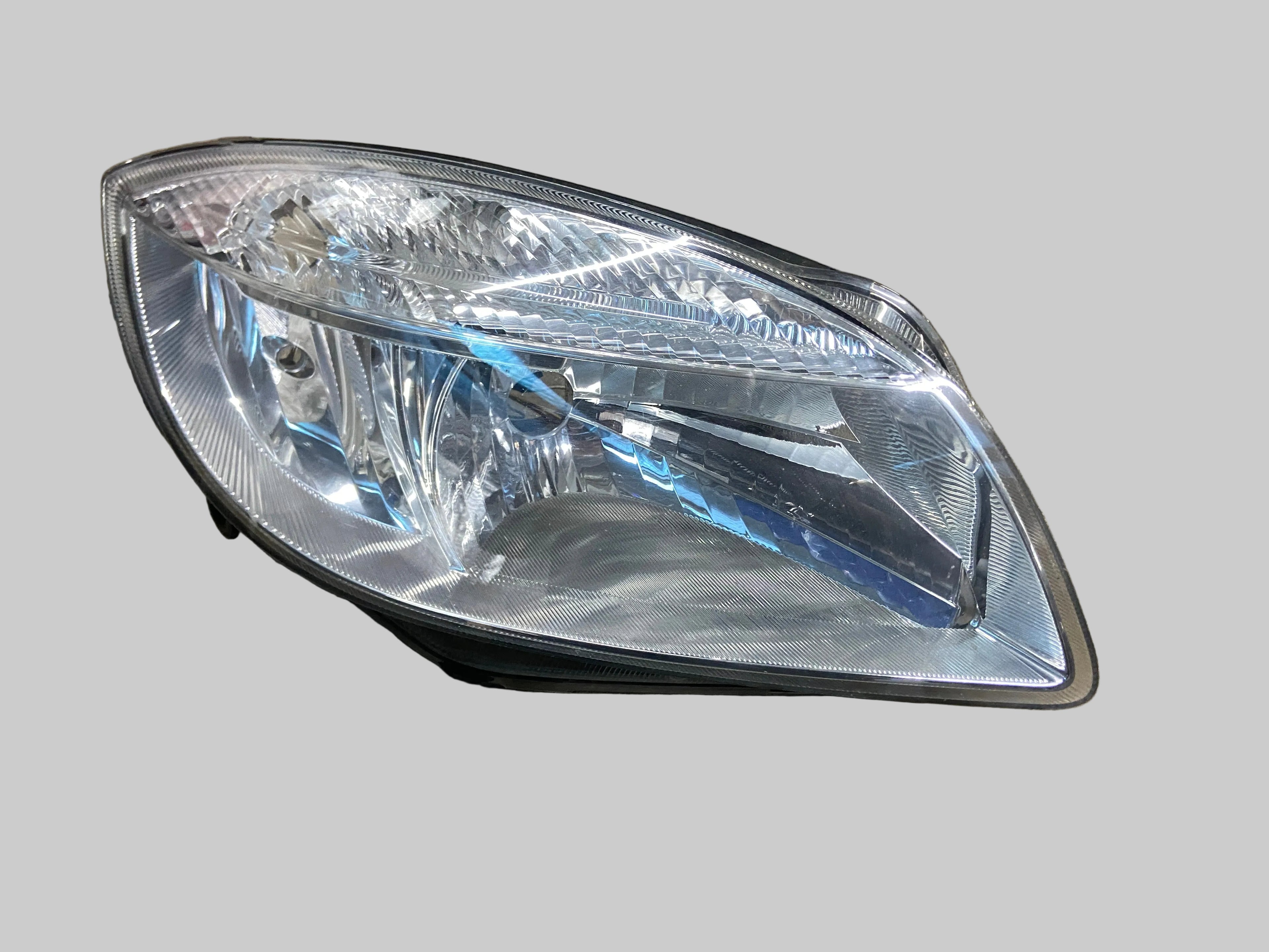 Pravé přední světlo Škoda Fabia 2 / Roomster