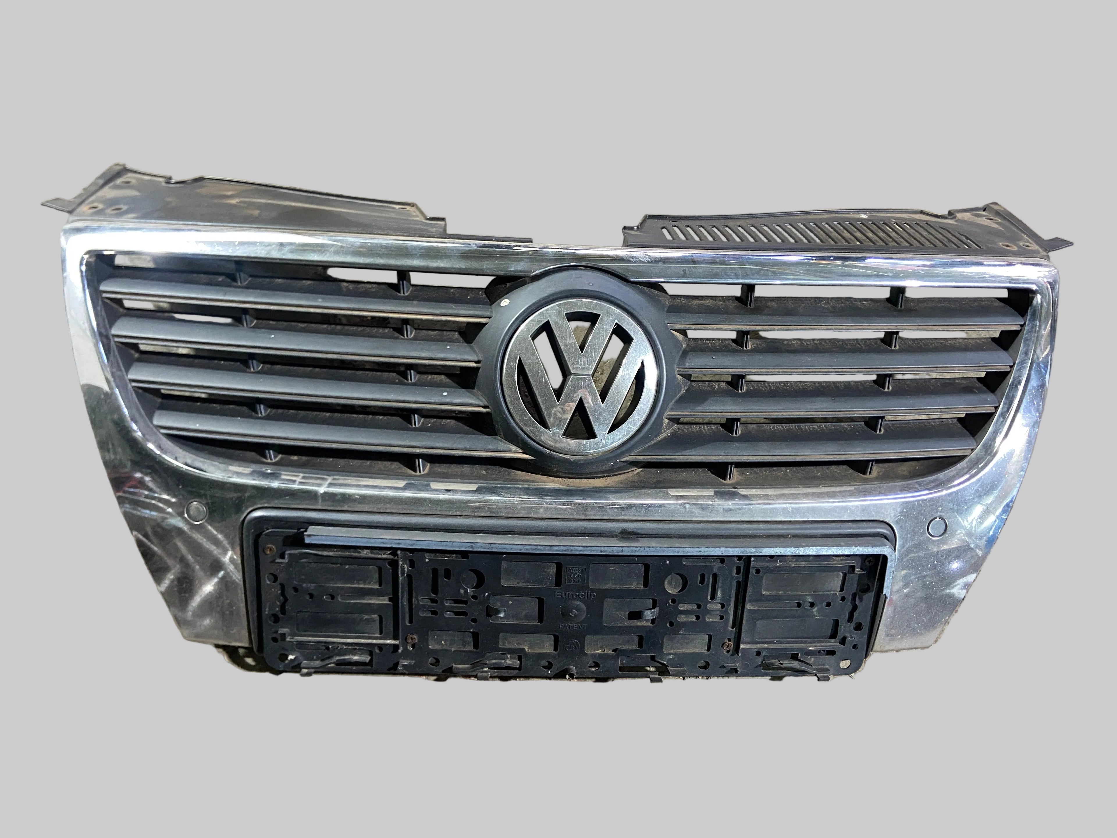 Přední maska VW Passat B6 3C s park. čidly