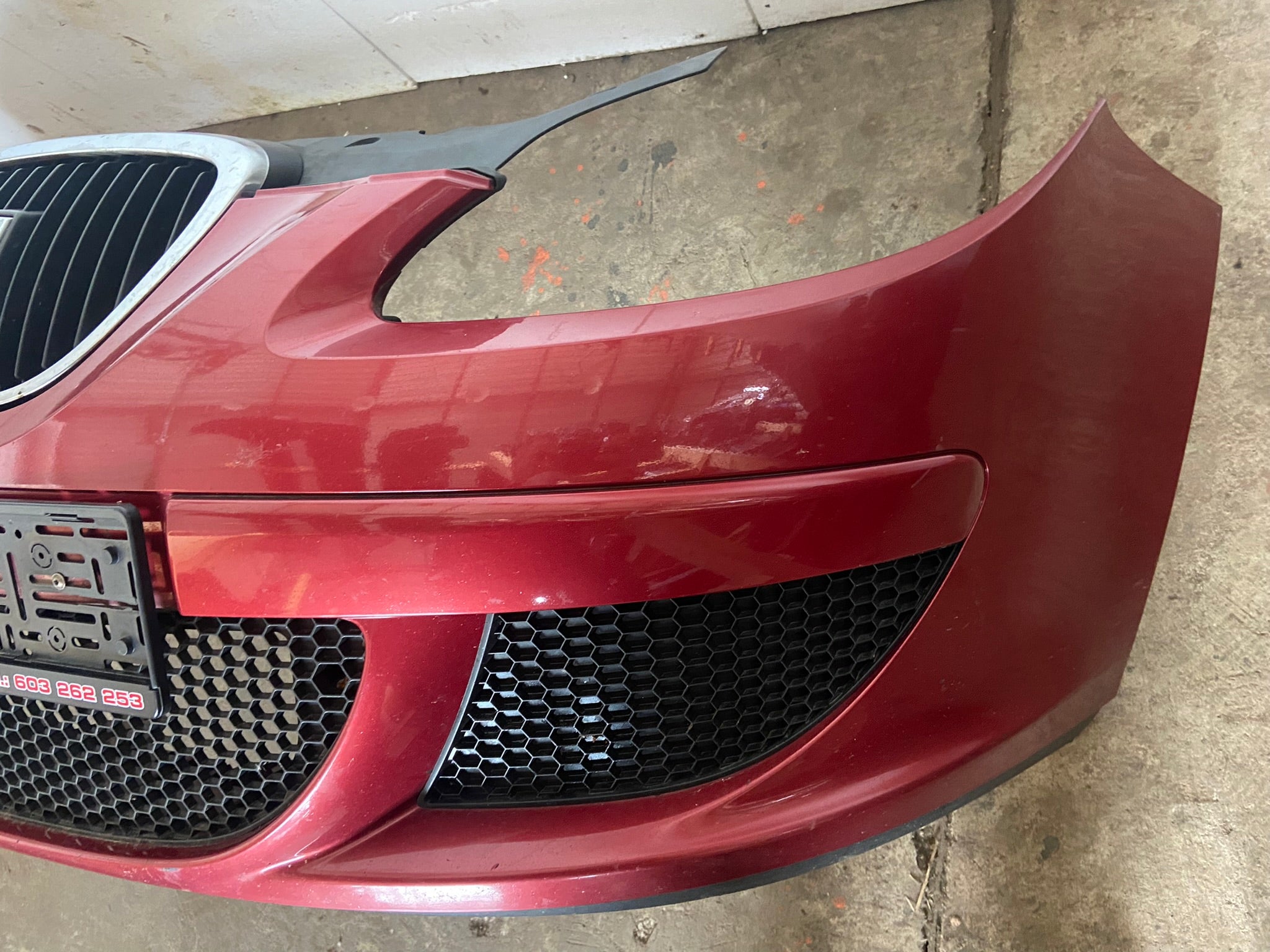 Přední nárazník Seat Altea červený LS3P