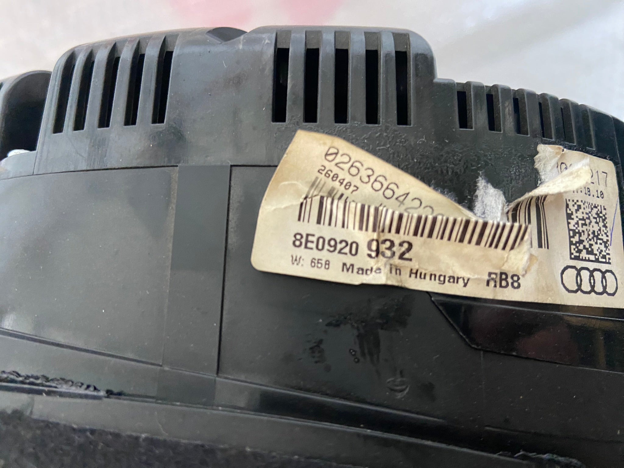 Přístrojová deska budíky Audi A4 B7 8E0920932