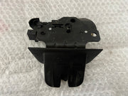 Zámek kufrových dveří 8E9827520A Audi A4 B7 avant