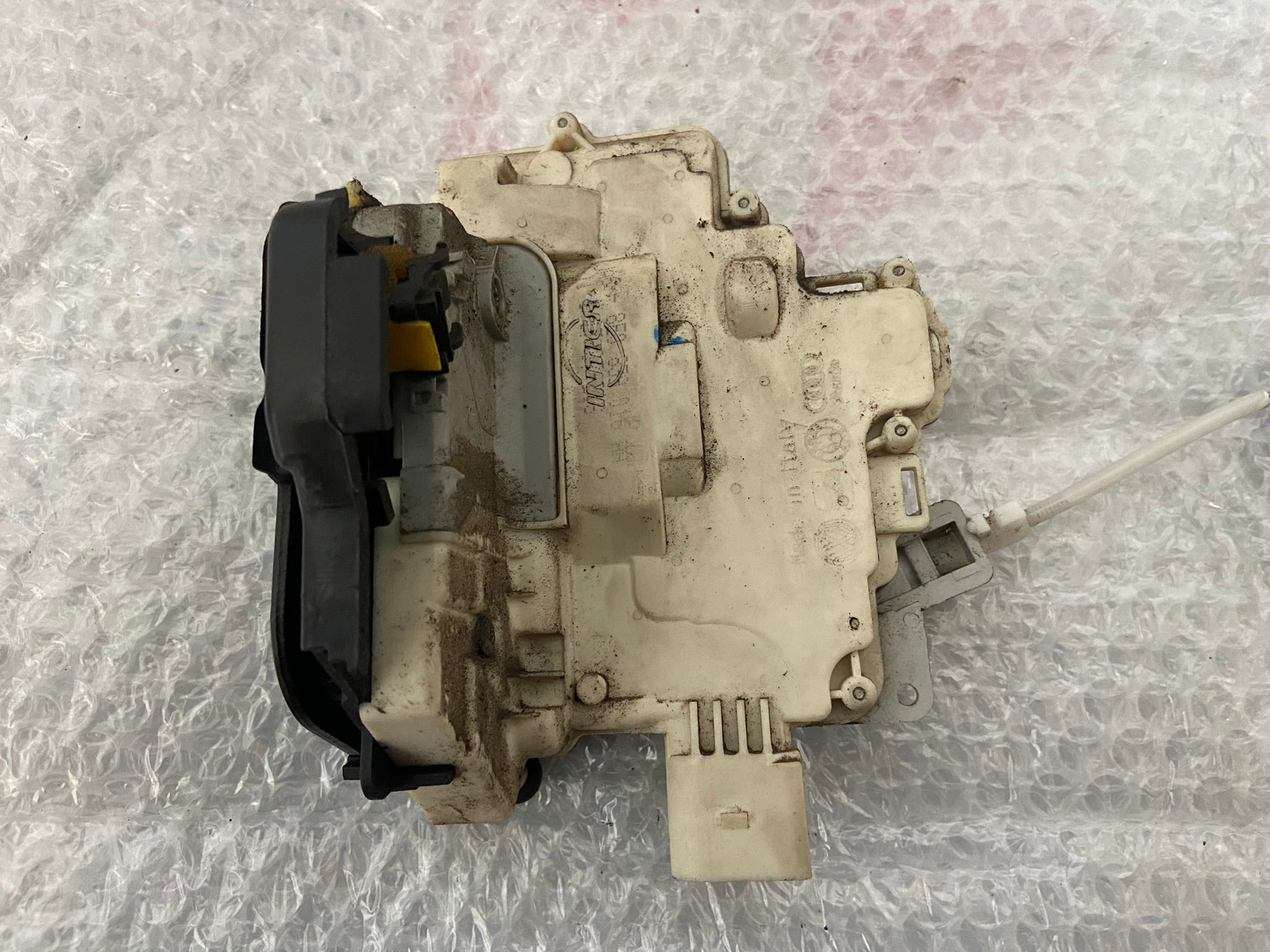 Zámek PRAVÝ ZADNÍ AUDI A4 SEAT EXEO 8E0839016AA