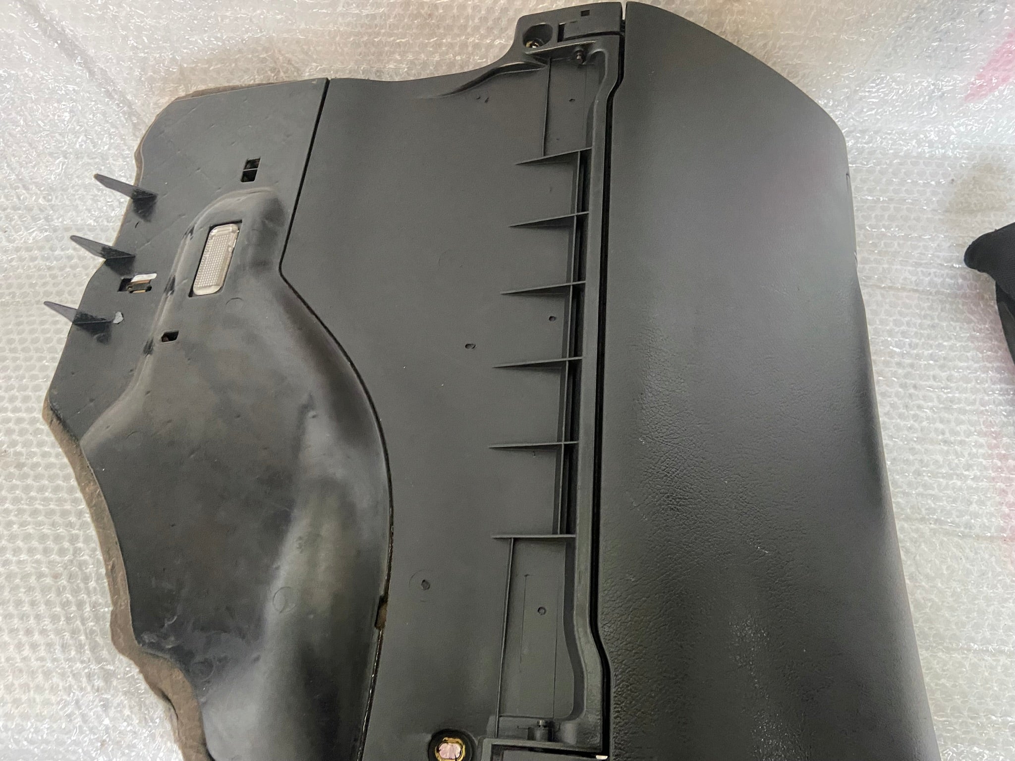 Kastlík spolujezdce přihrádka Audi A4 B7