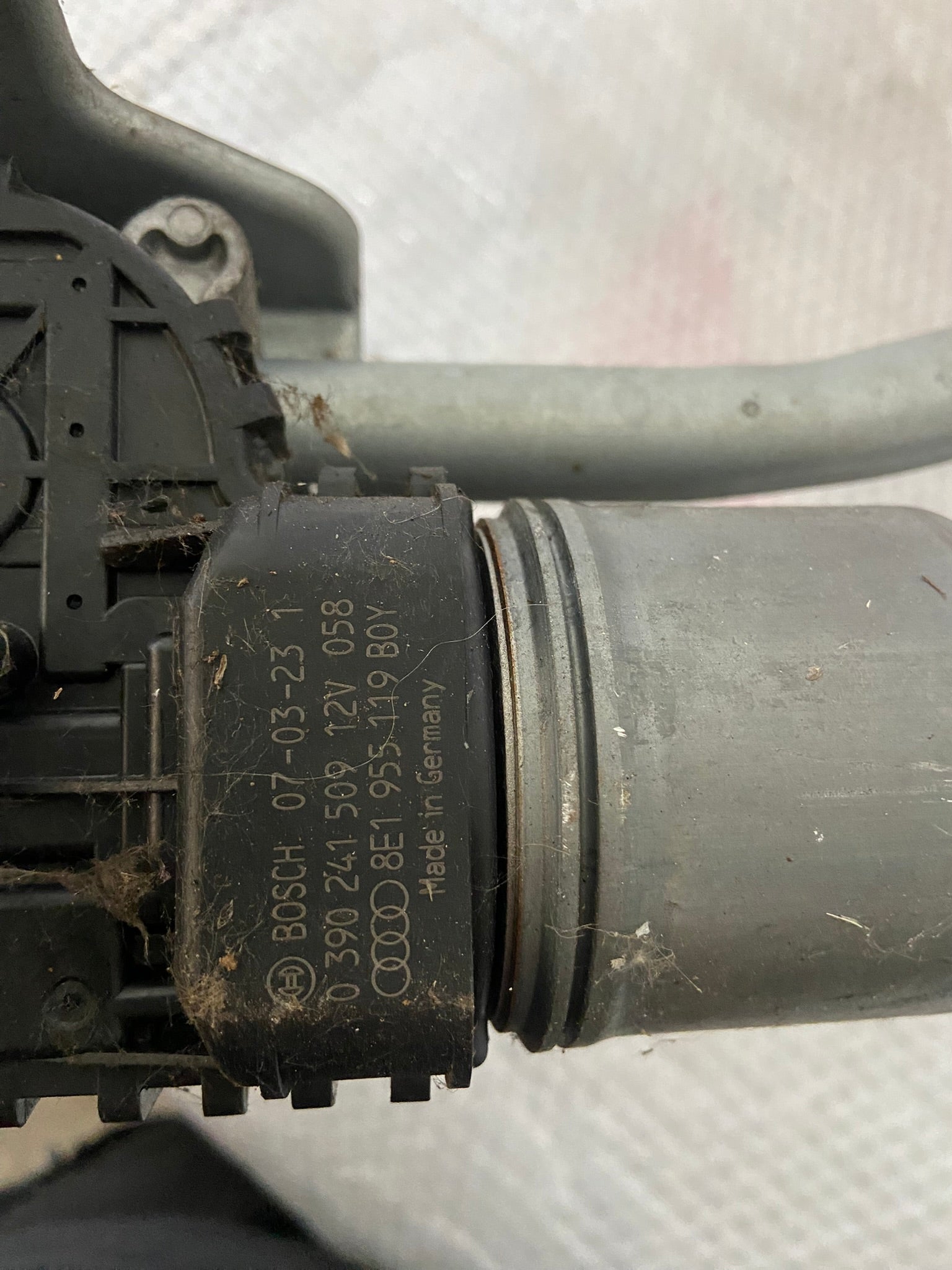 Motorek předních stěračů 8E1955119 Audi A4 B6 B7