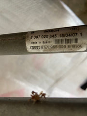 Motorek předních stěračů 8E1955119 Audi A4 B6 B7
