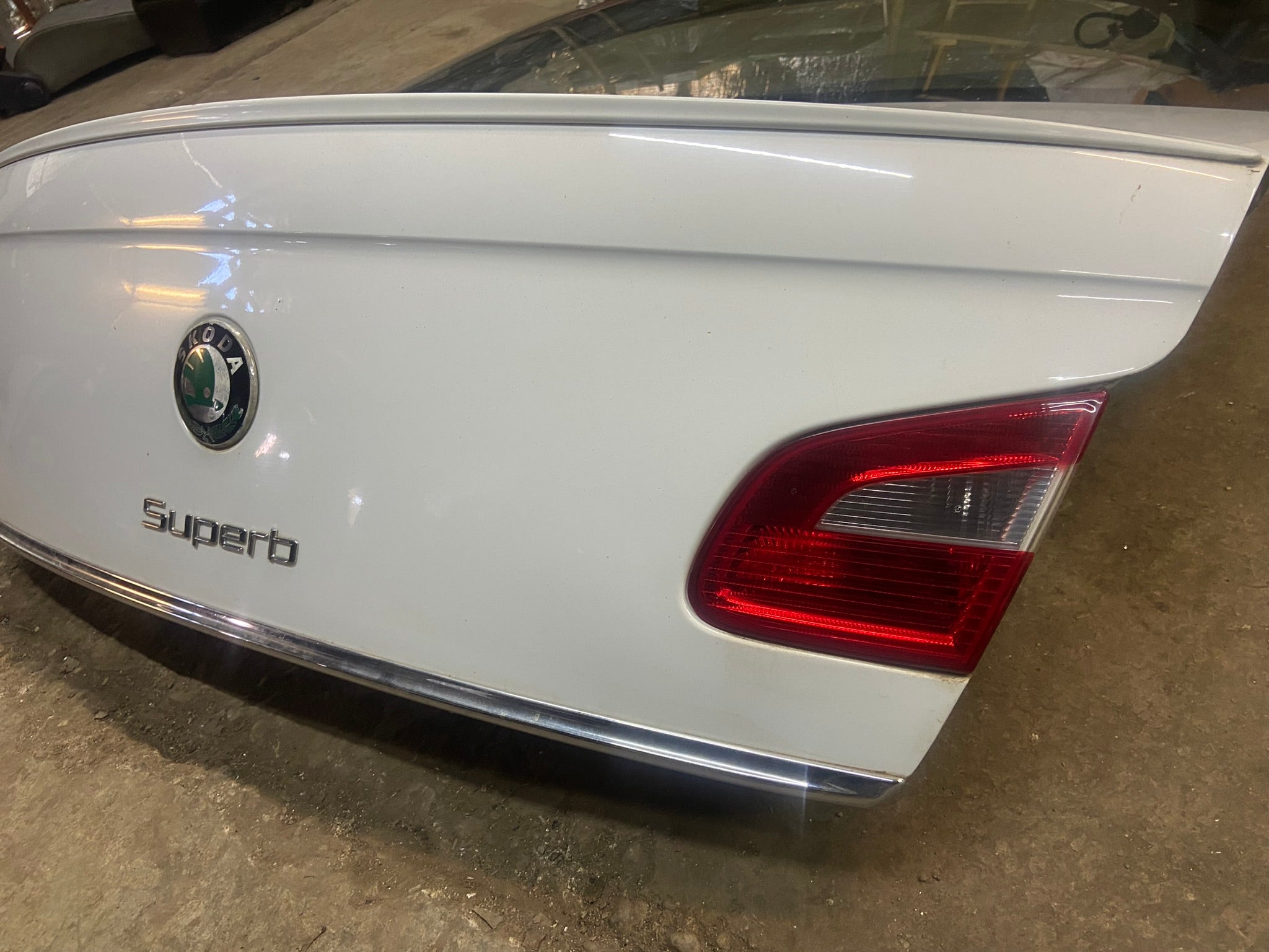 Víko kufru páté dveře Škoda Superb II 2 3T liftback