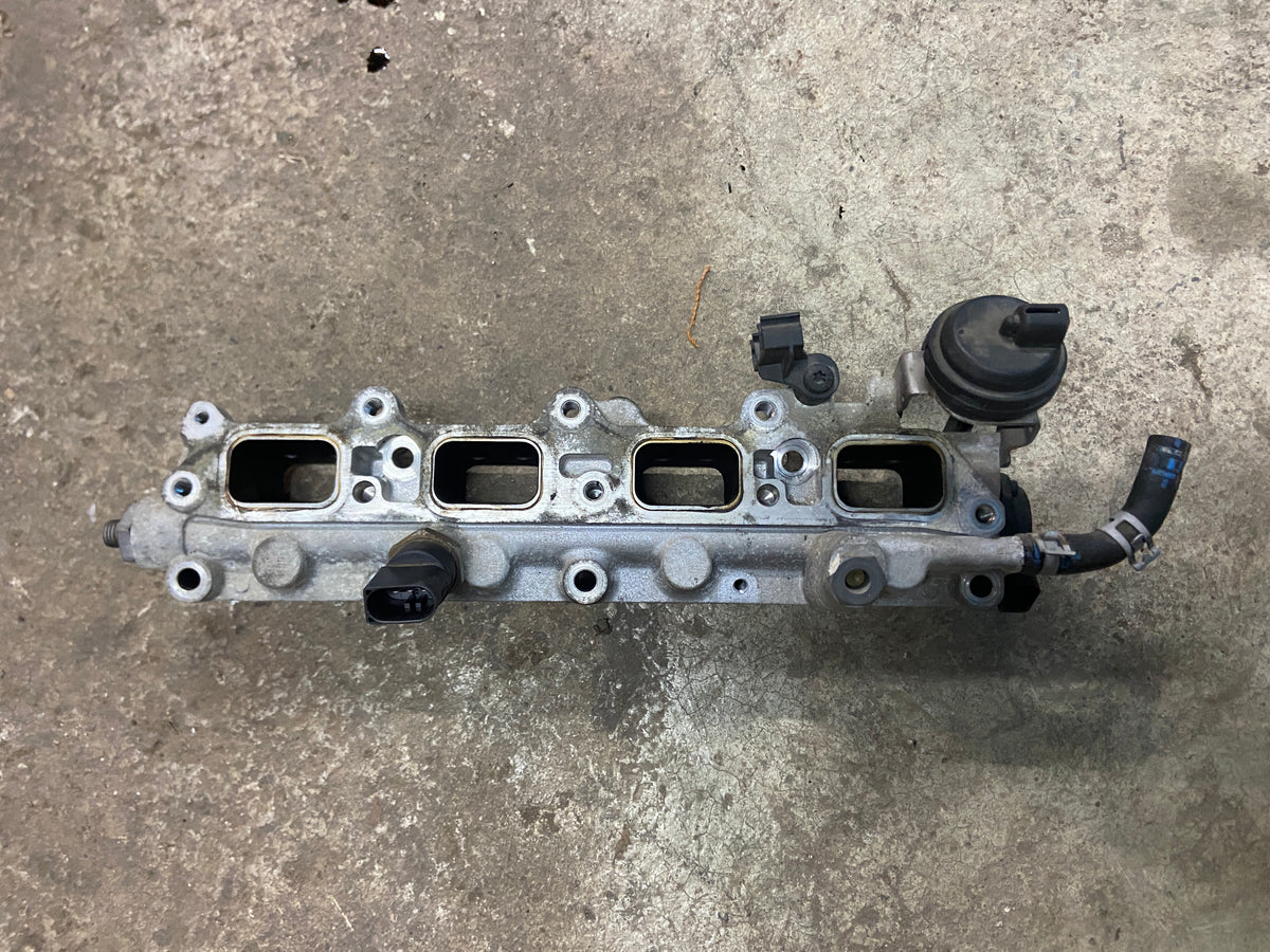 Sací potrubí 1.4 1.6 FSI 03C133204AA VW Škoda Audi