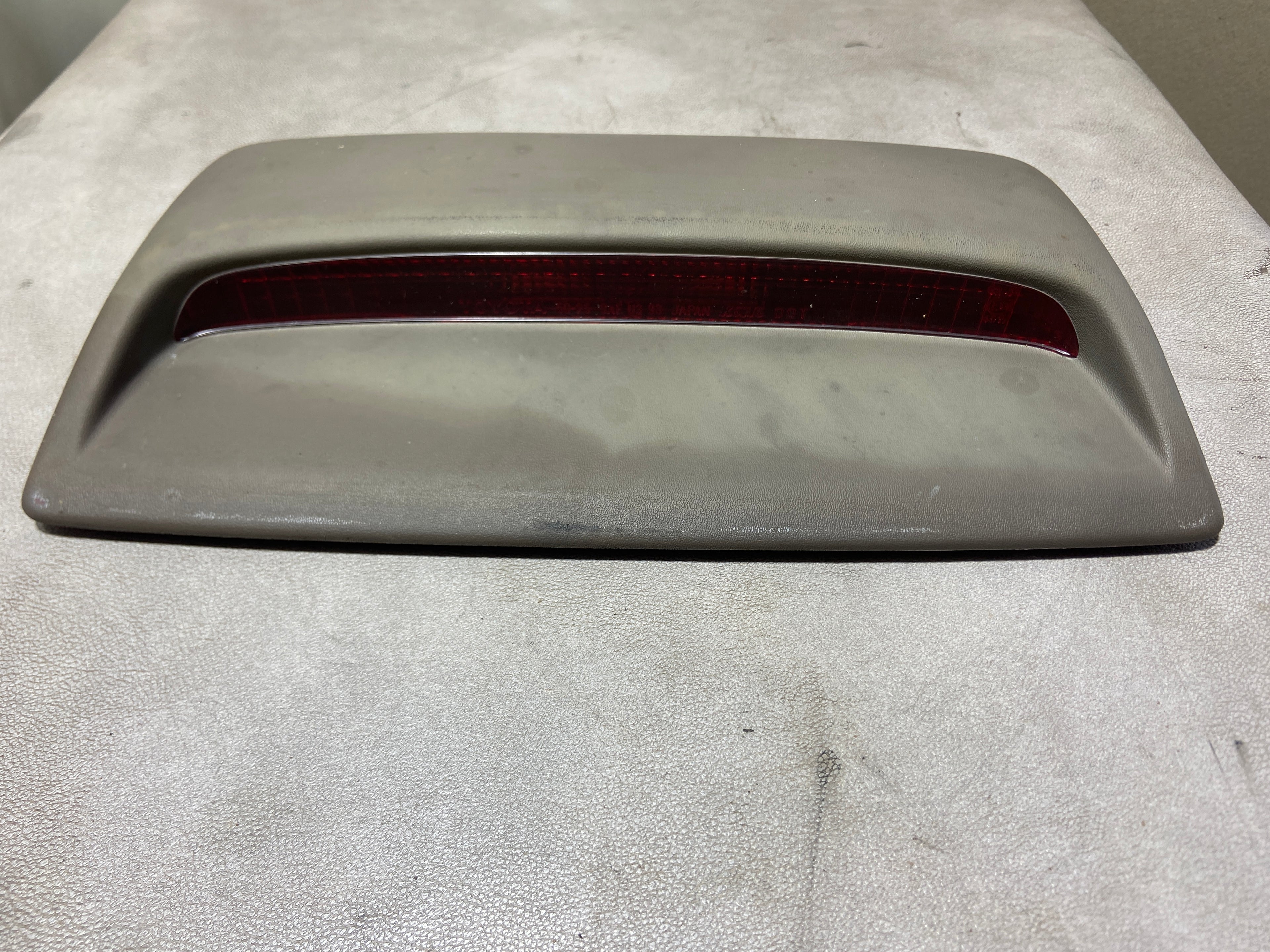 3. brzdové světlo Lexus LS400 UCF20 OEM