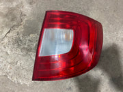 Pravé zadní světlo Škoda Superb 2 Combi 3T9945096R