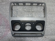 Rámeček kolem rádia a klimatizace Škoda Octavia 2