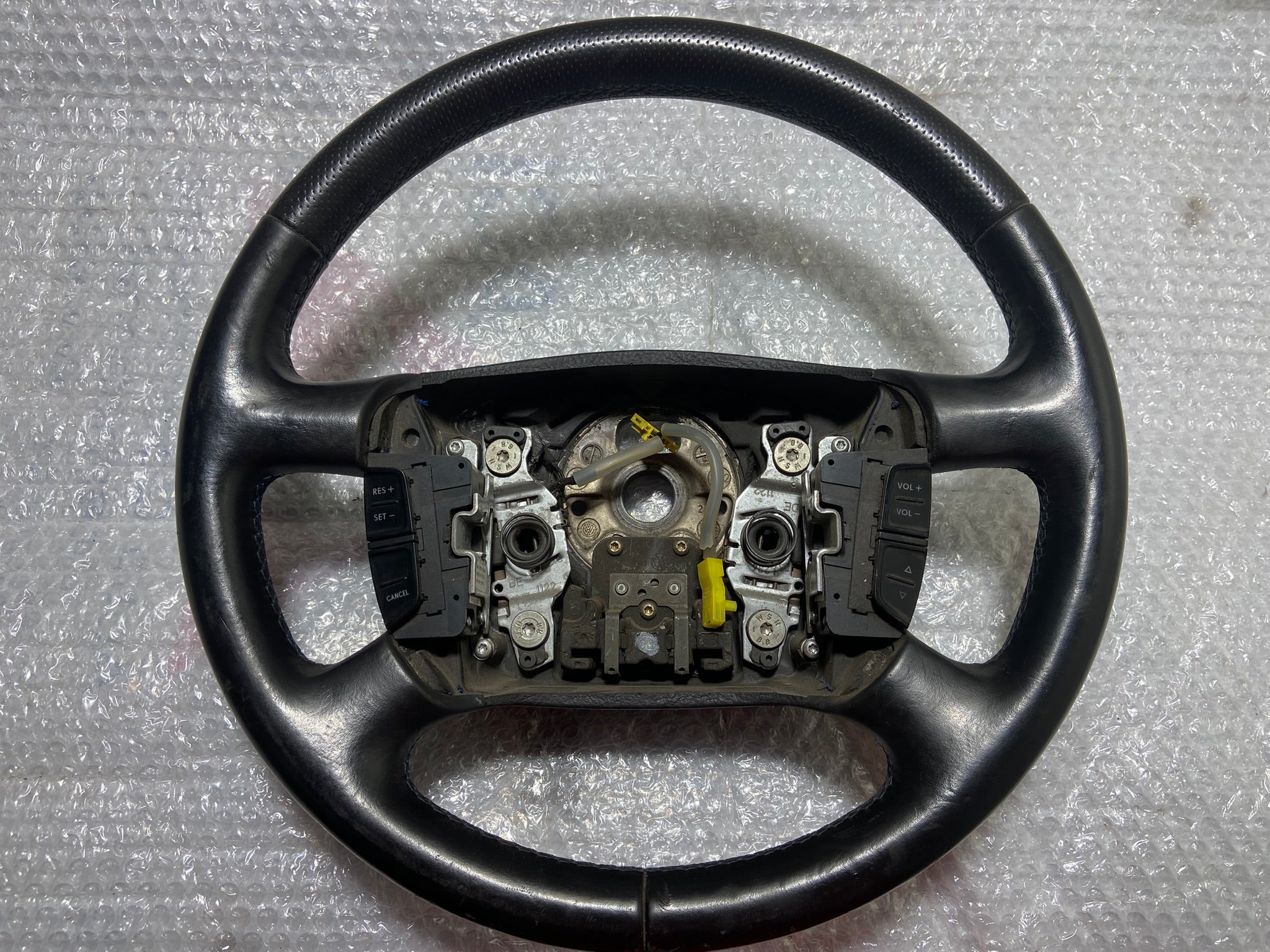 Multifunkční kožený volant VW Passat B 5,5