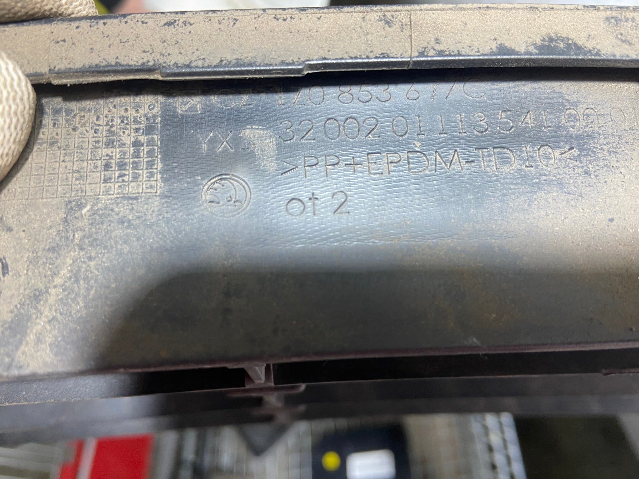 Mřížka předního nárazníku 1Z0853677C Octavia II 2