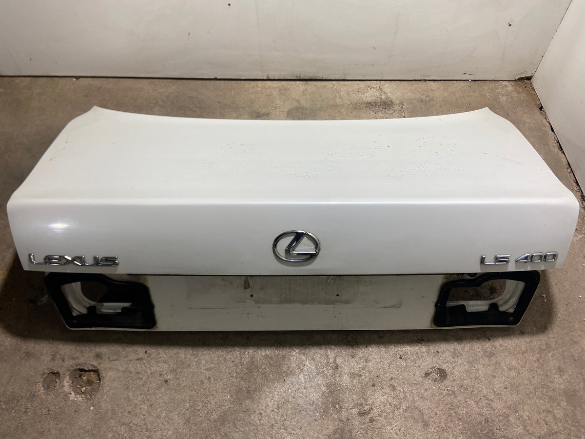 Lexus LS400 UCF20 1996 – víko kufru bílé