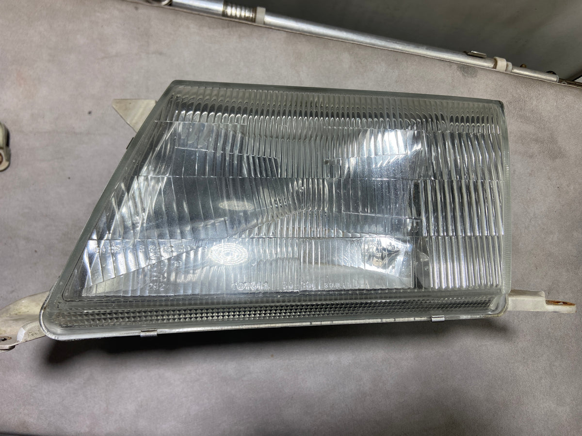 Lexus LS400 UCF20 1995–1997 – přední světla L+P Stanley
