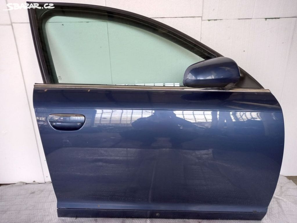 Pravé přední dveře Audi A6 C6 4F modrá