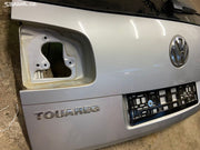 Zadní víko páté dveře kufr VW Touareg 7L stříbrná